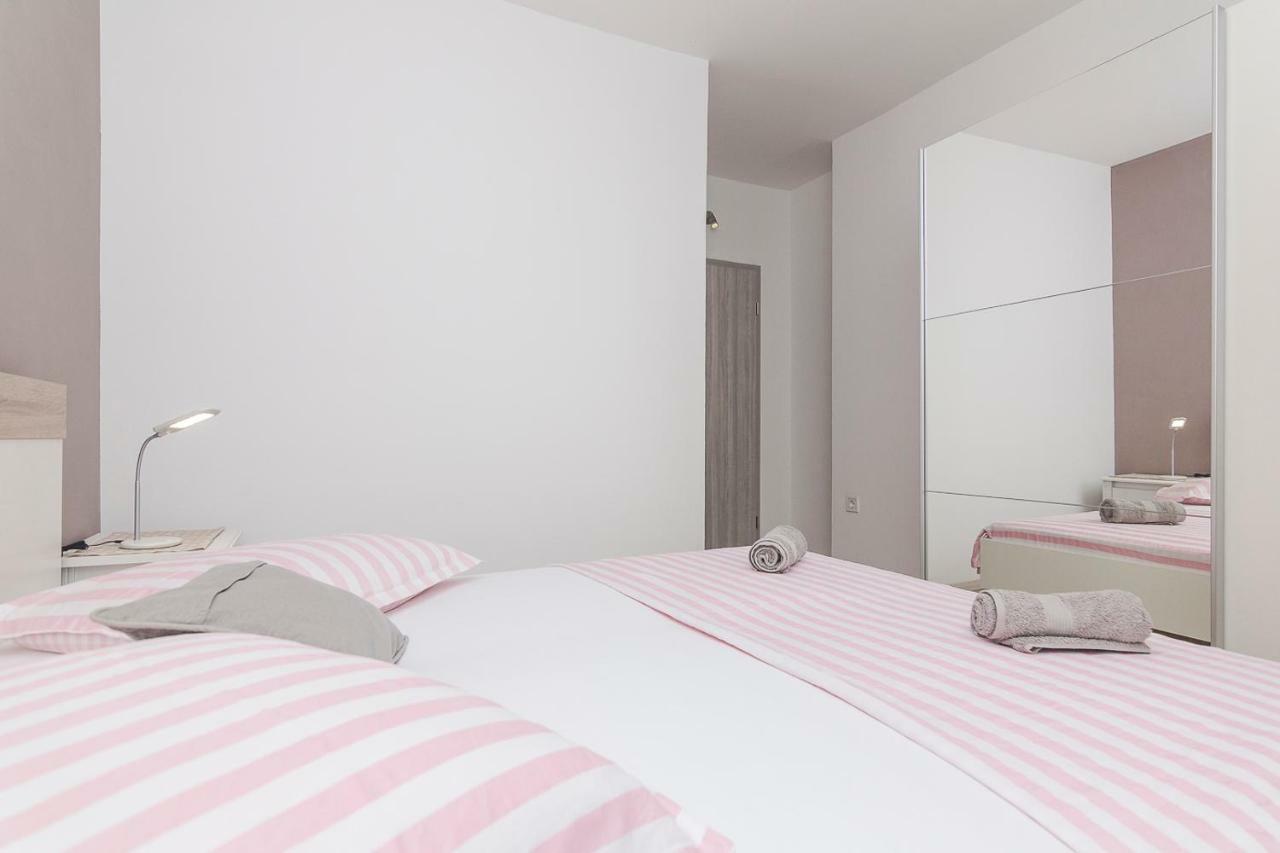 Apartments A&B Makarska Eksteriør billede